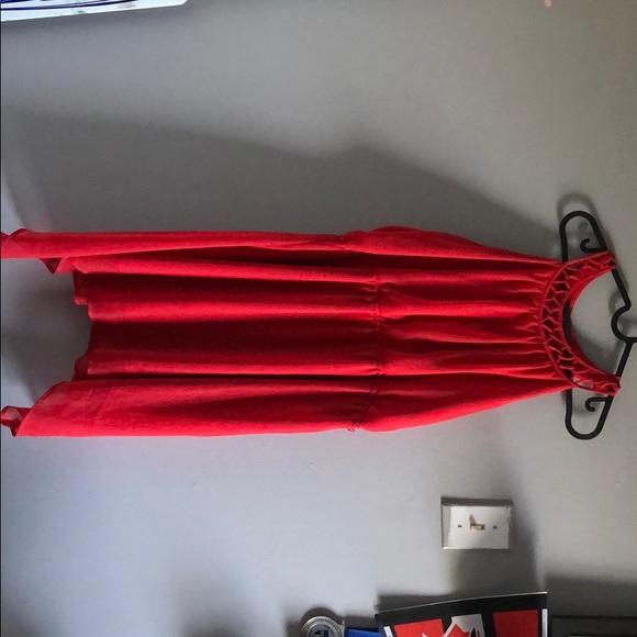 Red dress - Picture 1 of 3